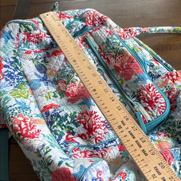 Vera Bradley Retired 2019 SHORE THING Iconic Weekender Organizer Travel Bag~EUC - Picture 9 of 11